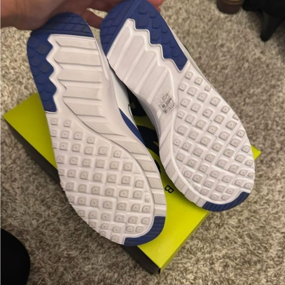 New Zumba Athletic Shoes Size 7 - Picture 5 of 5